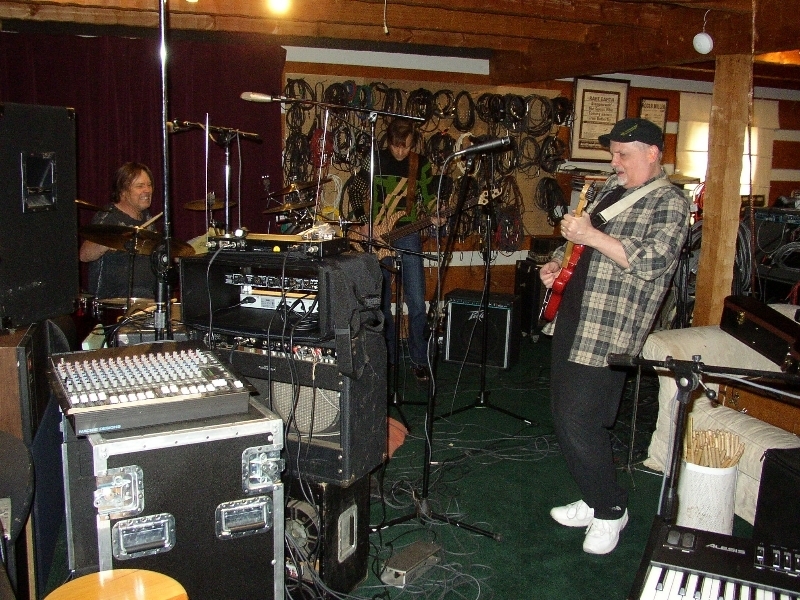 00 Band Rehearsal with Jack, Robbie and Jeff